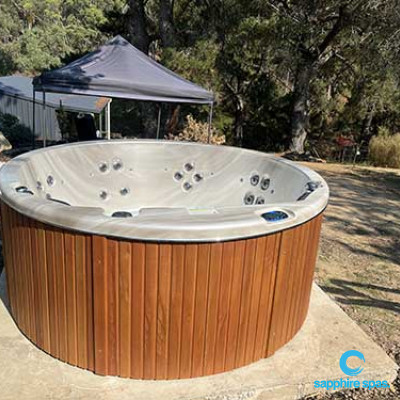 myHotTub in silverwhite acrylic & envirogum natural timber cabinet thanks to the team @ mySpaPakenham