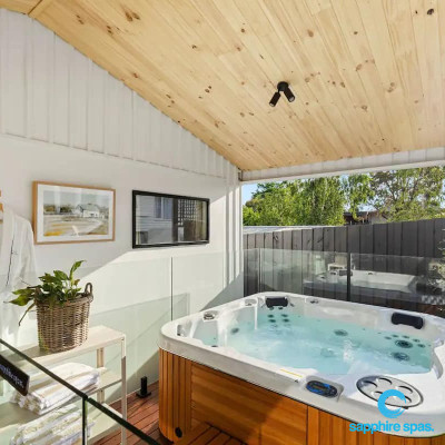 We’ve proudly partnered with Sol Yarra Valley Airbnb to install a luxurious spa pool in their holiday retreat thanks to the team @mySpaPakenham