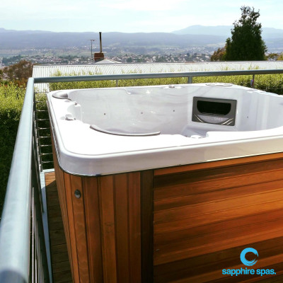 Our popular myFavourite in silverwhite & cedar sits comfortably in this Phillip Island home thanks to the team @ mySpaPakenham