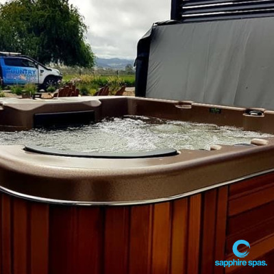 ACRYLIC cinnabar / CABINET cedar